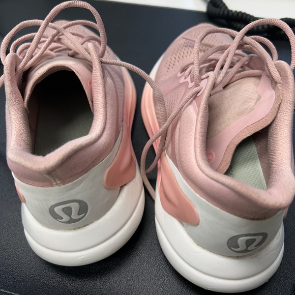 Lululemon running shoes - Picture 5 of 5